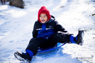 滑雪服可以當(dāng)沖鋒衣穿嗎？